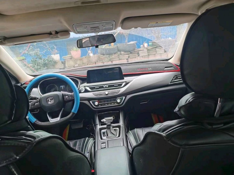 寧波20年長安汽車睿騁CC5