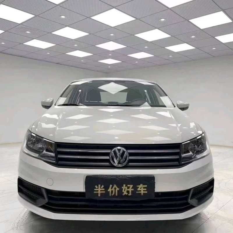 成都21年大眾桑塔納1