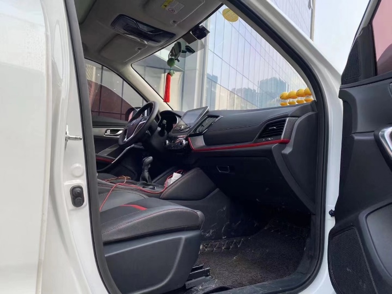 重慶18年長安汽車CS556