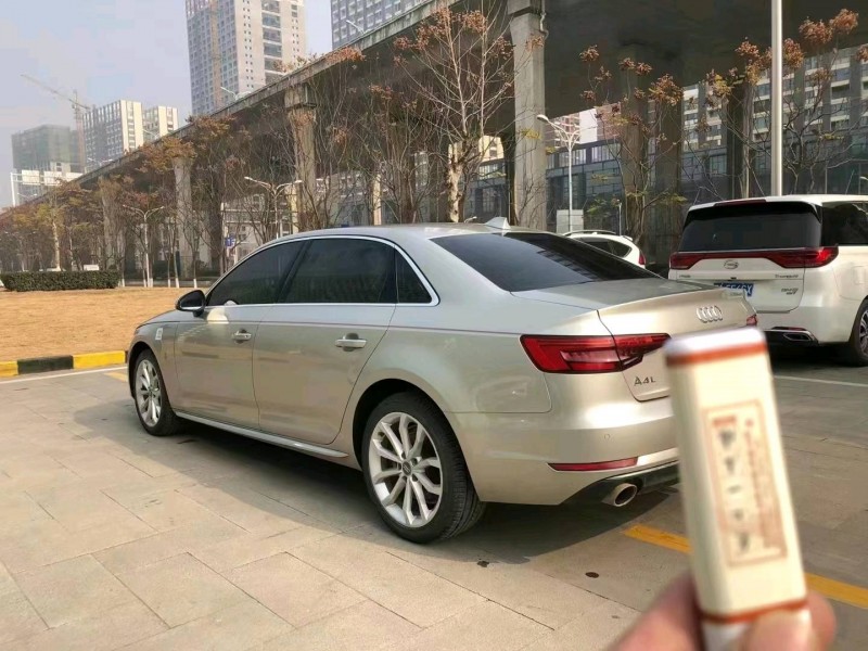 黃岡17年奧迪A4L8