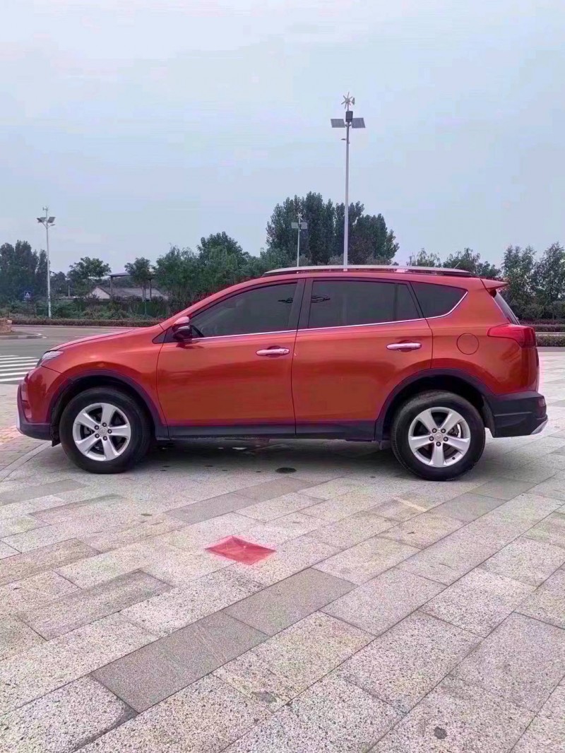 枣庄14年丰田RAV47