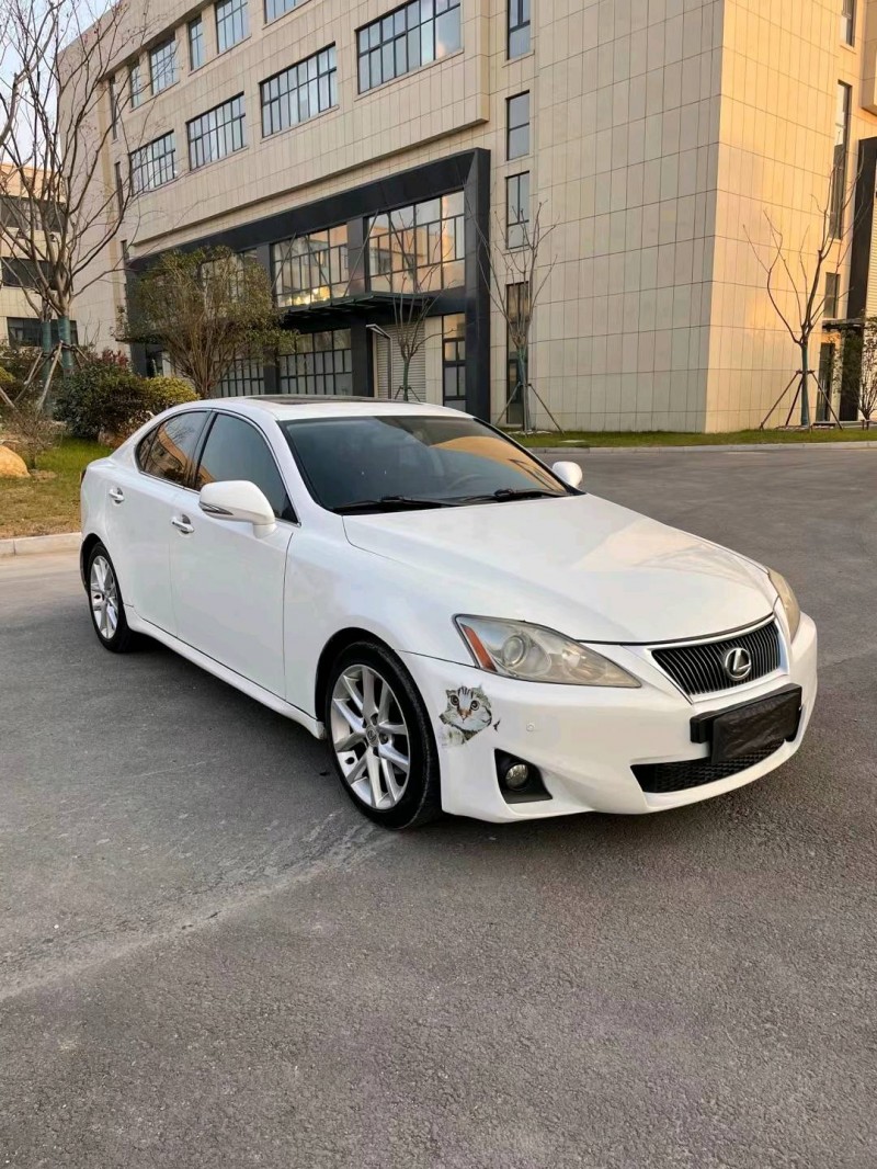 徐州11年雷克萨斯IS6