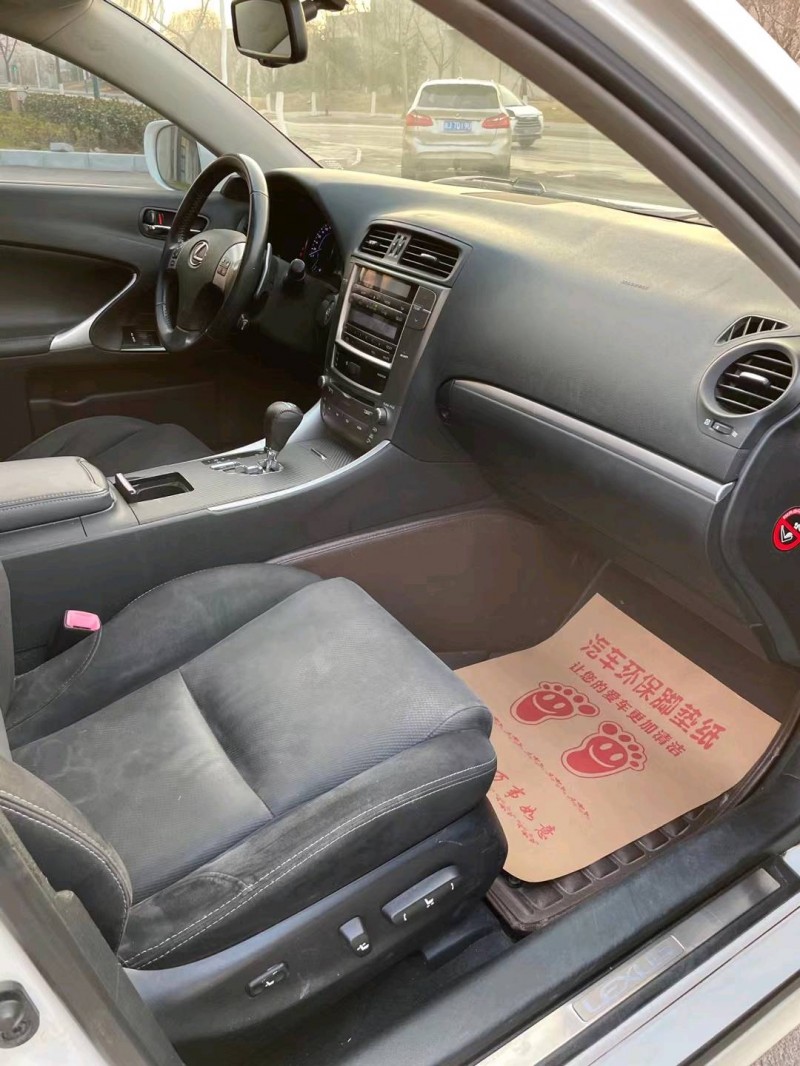 徐州11年雷克萨斯IS3