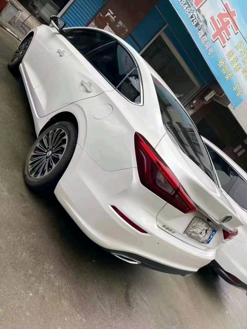 婁底20年長安汽車逸動8