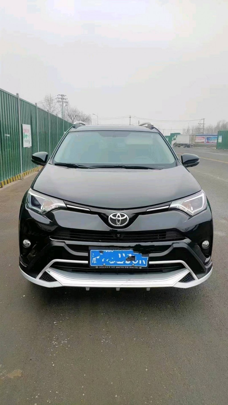唐山17年豐田RAV4榮放1
