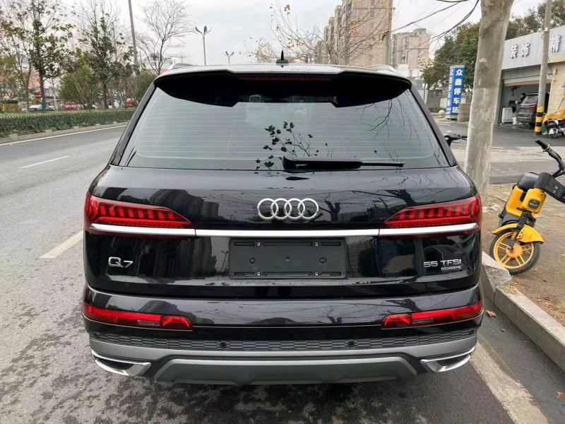 阜陽21年奧迪Q74