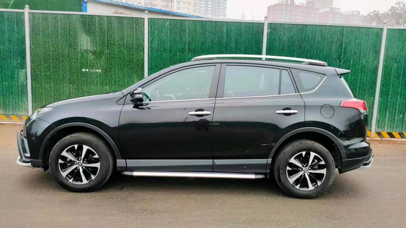 唐山17年豐田RAV4榮放9