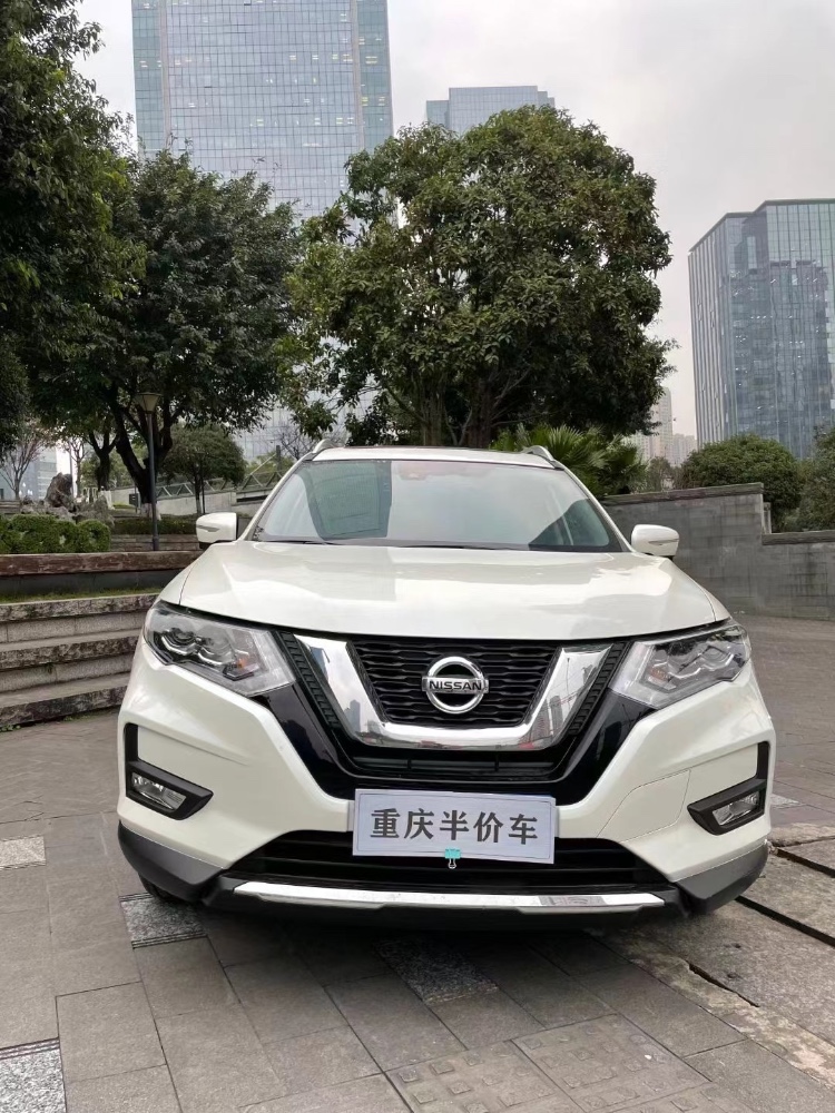 重慶21年日產奇駿1