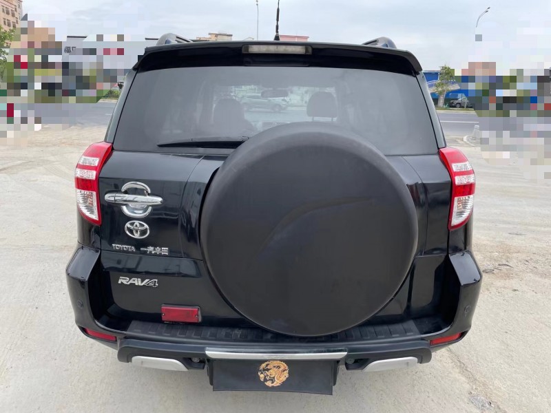 廣州11年豐田RAV49