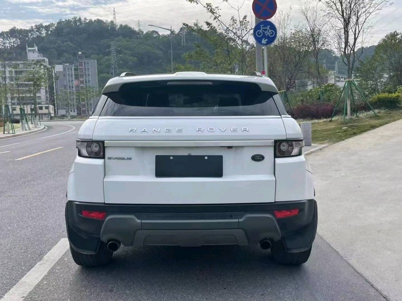 廣州13年路虎極光5