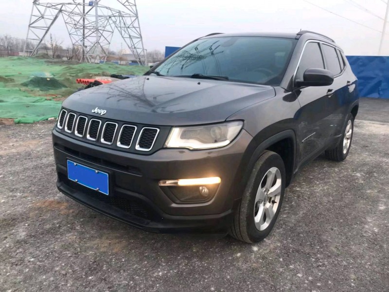 青島17年Jeep指南者8