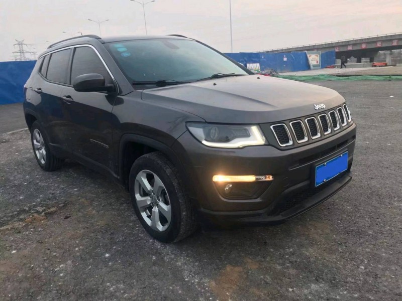 青島17年Jeep指南者7