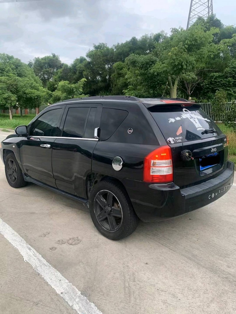 安慶10年Jeep指南者8