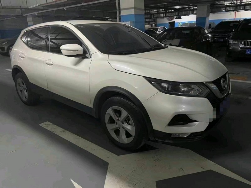 重慶20年日產逍客2