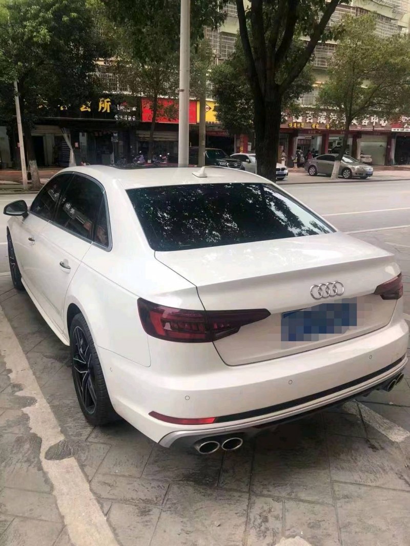 北京18年奧迪A4L8