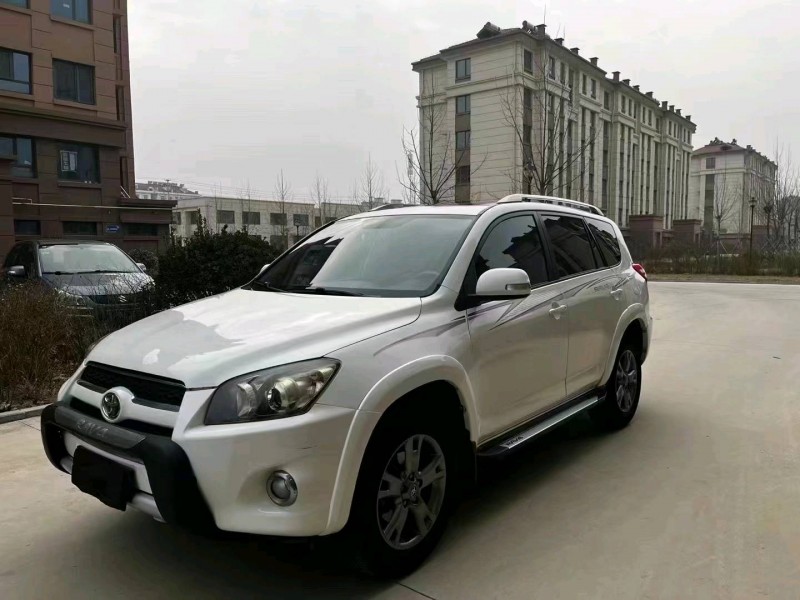聊城13年豐田RAV4榮放3