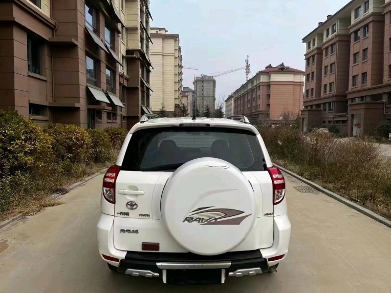 聊城13年豐田RAV4榮放7