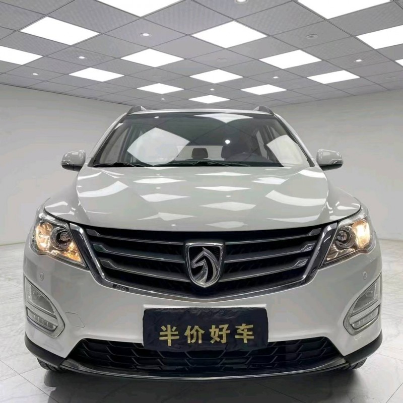 成都17年寶駿5601