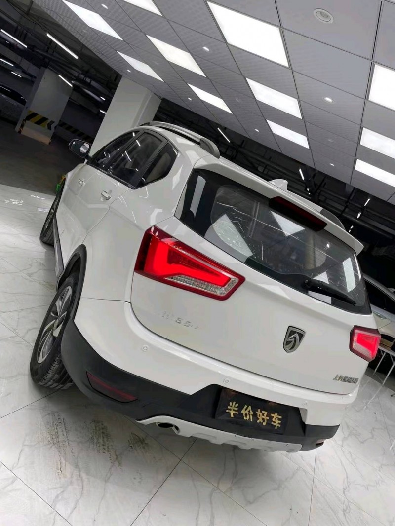 成都17年寶駿5604