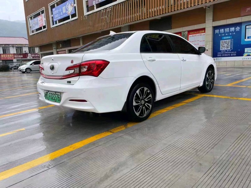 杭州17年比亞迪秦4