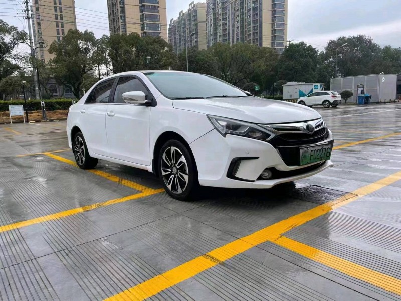 杭州17年比亞迪秦5