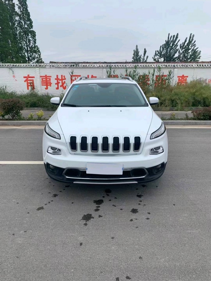 徐州18年Jeep自由光1