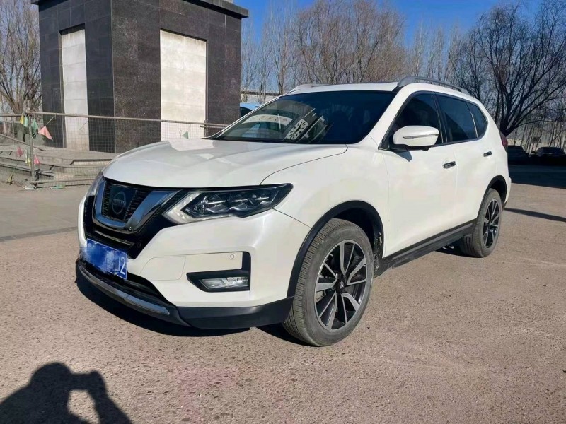 唐山17年日產奇駿2