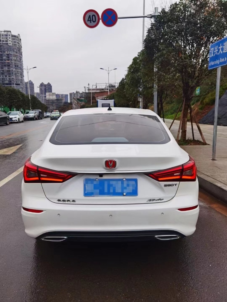 成都19年長安汽車逸動5
