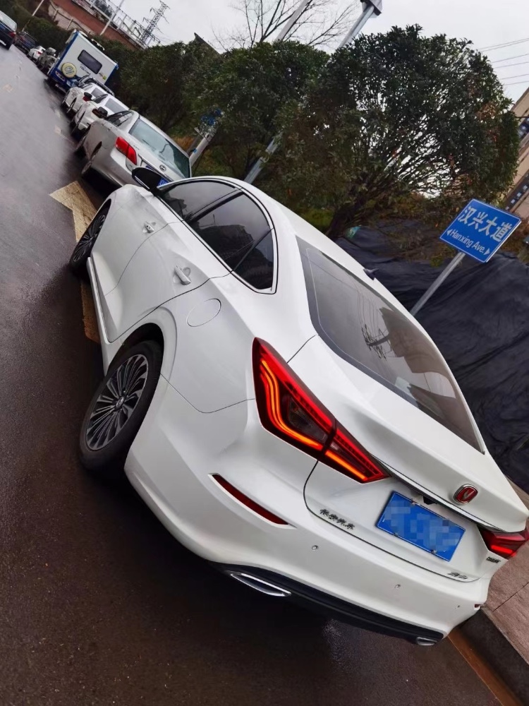 成都19年長安汽車逸動6