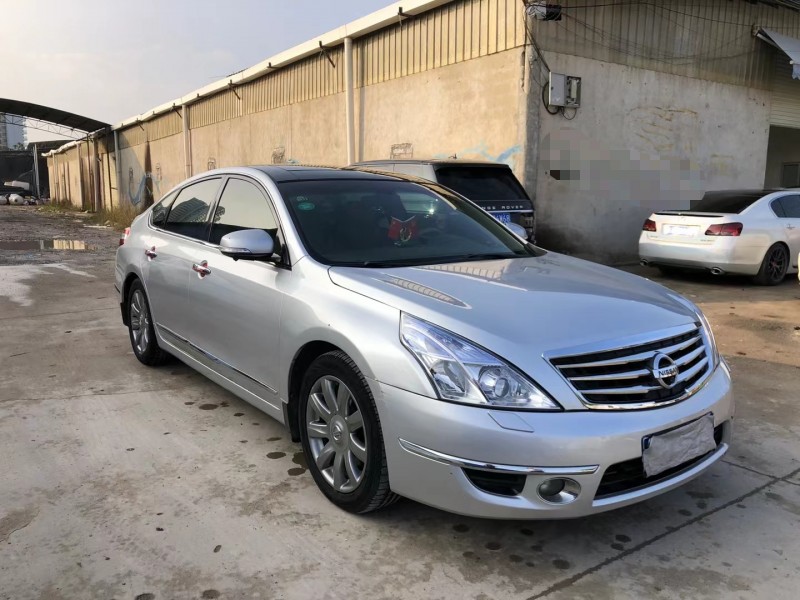 南寧09年日產天籟2