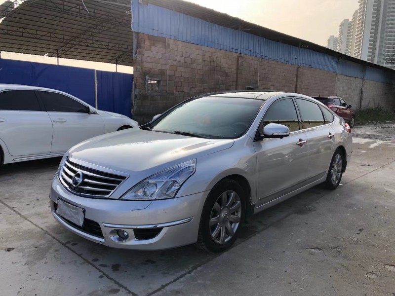南寧09年日產天籟3