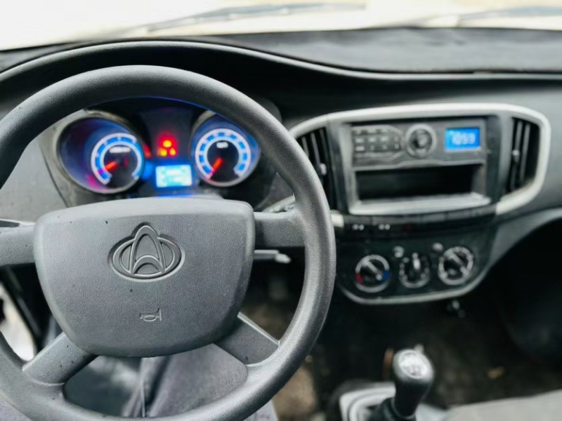 東莞20年長安汽車神騏T205