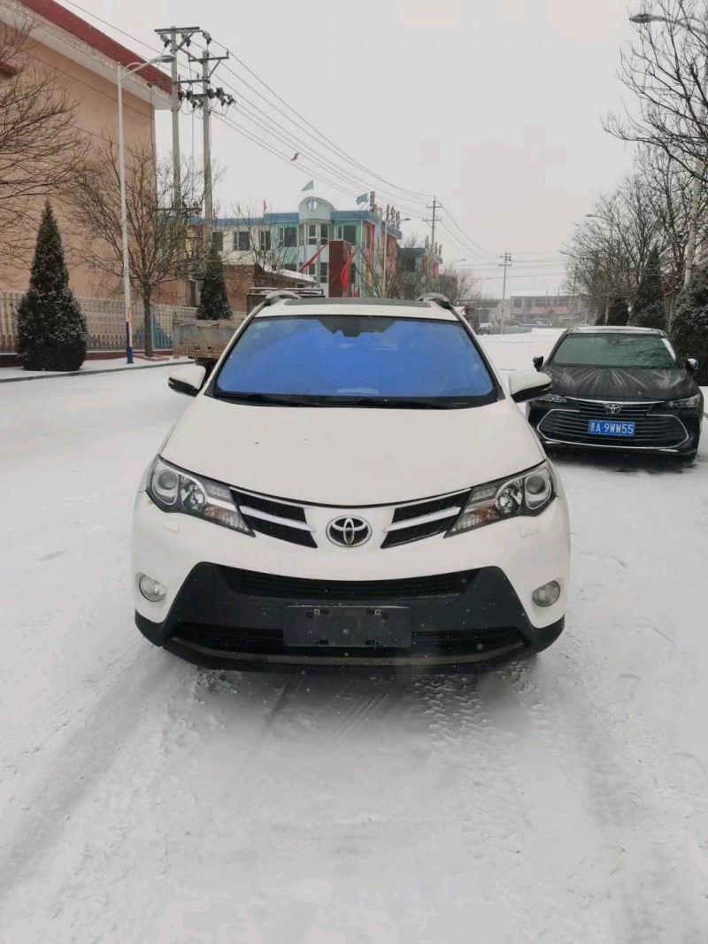 呂梁14年豐田RAV4榮放1