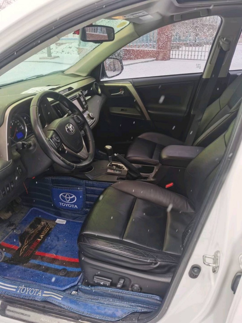 呂梁14年豐田RAV4榮放2