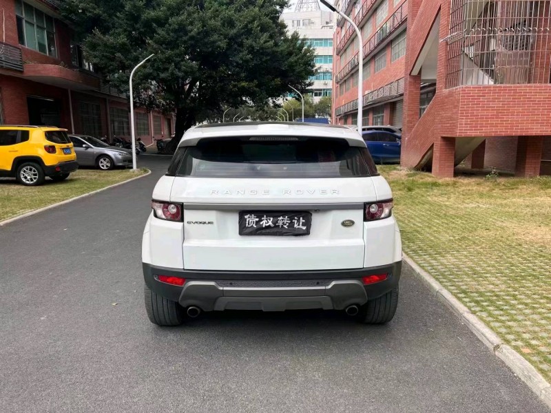 中山16年路虎極光5