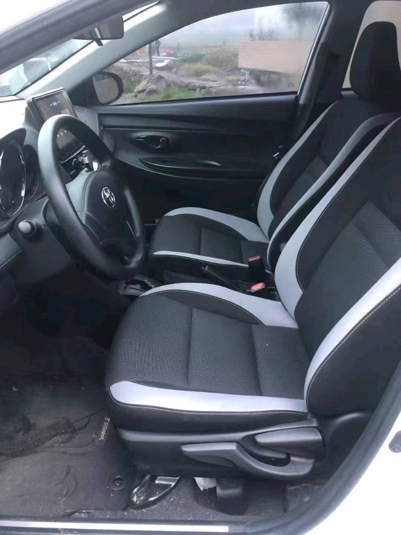 貴陽21年豐田YARiS L 致炫6