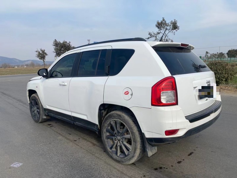徐州13年Jeep指南者3