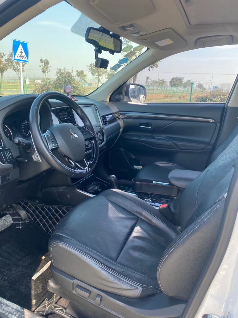 徐州18年三菱欧蓝德4