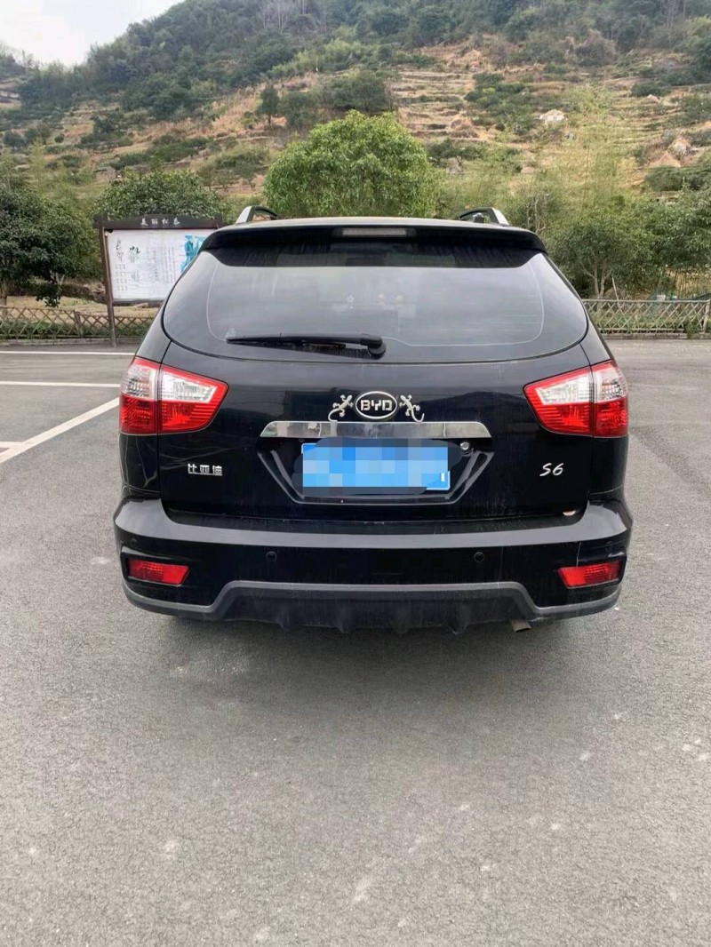 北京14年比亚迪S68