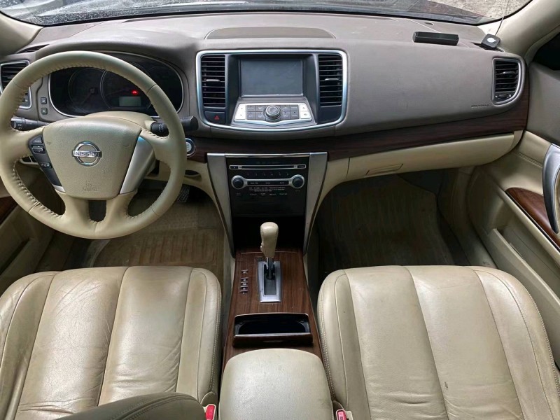 深圳10年日產天籟5