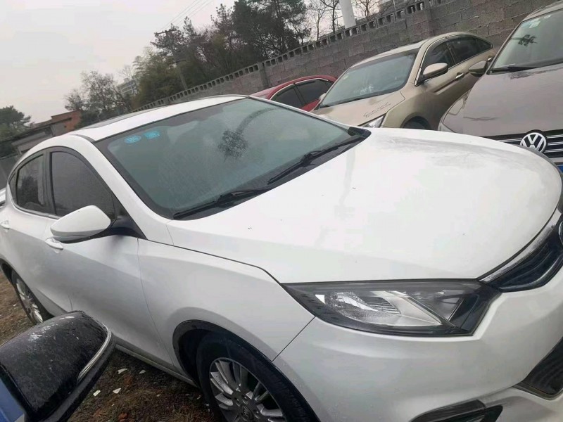 金華14年長安汽車逸動2