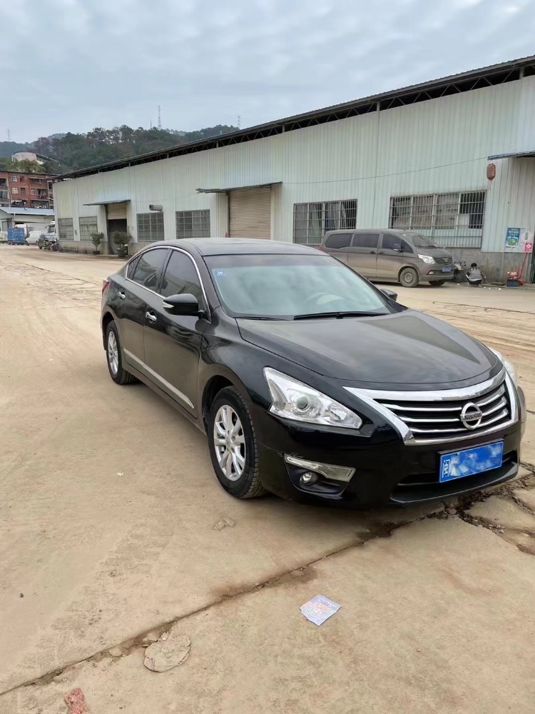 廈門16年日產天籟4