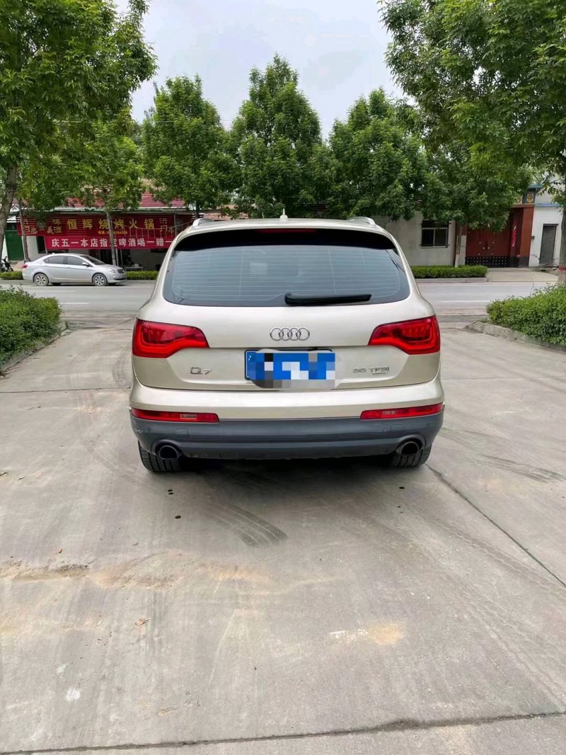 德州13年奧迪Q76