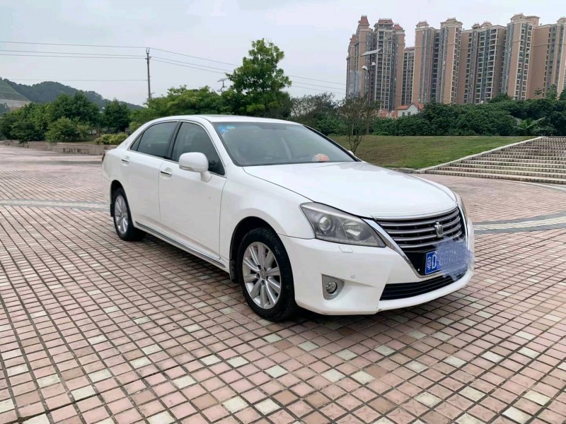 广州12年丰田皇冠2