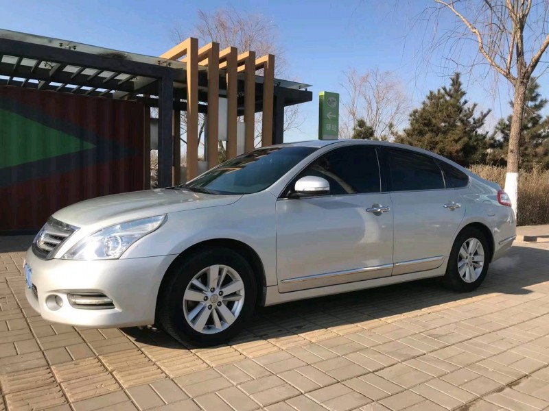 張家口11年日產天籟3