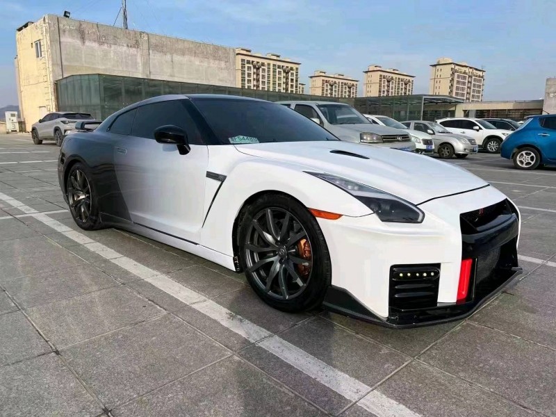 聊城12年日產GT-R3