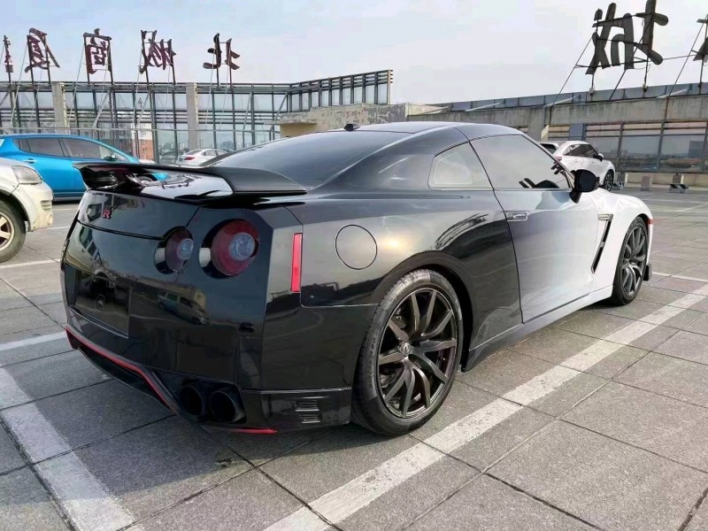 聊城12年日產GT-R5