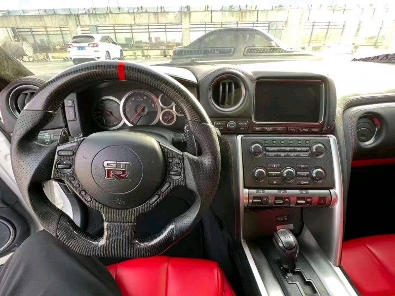 聊城12年日產GT-R8