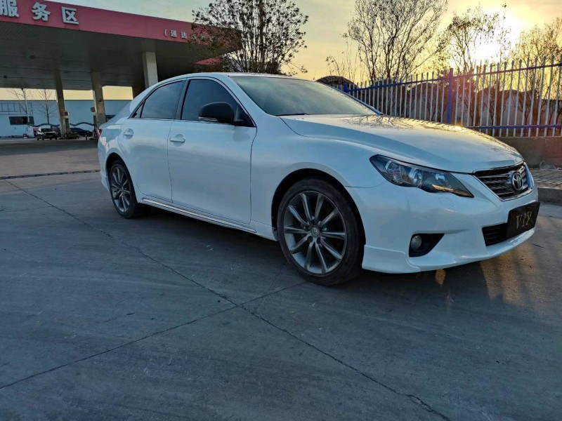 徐州13年丰田锐志2