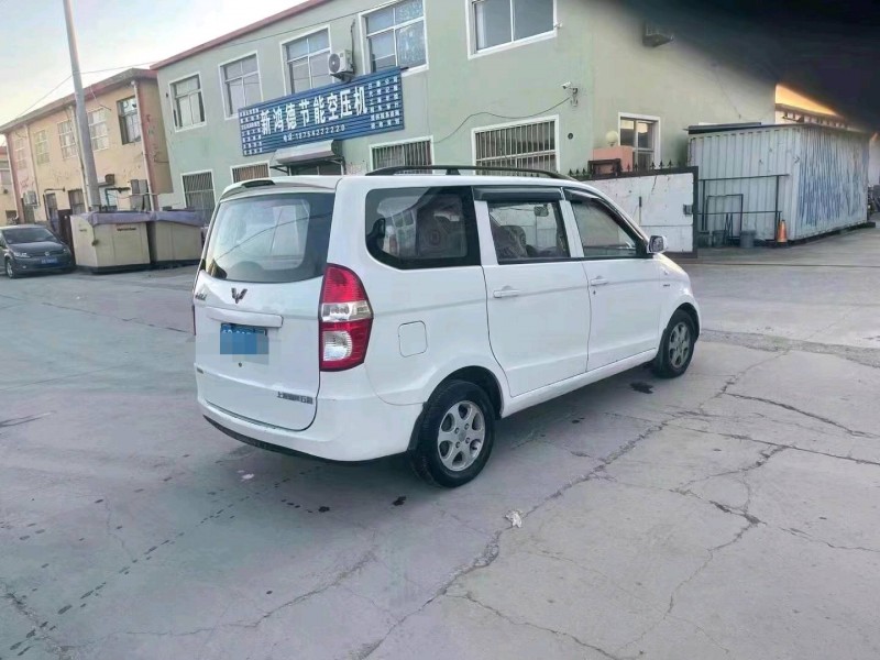 青島15年五菱汽車宏光9